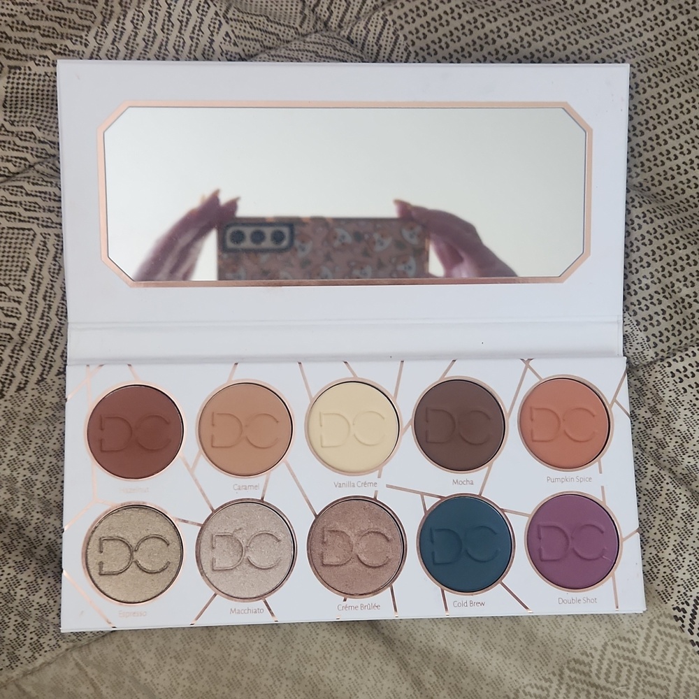 Dominique Cosmetics Latte Palette